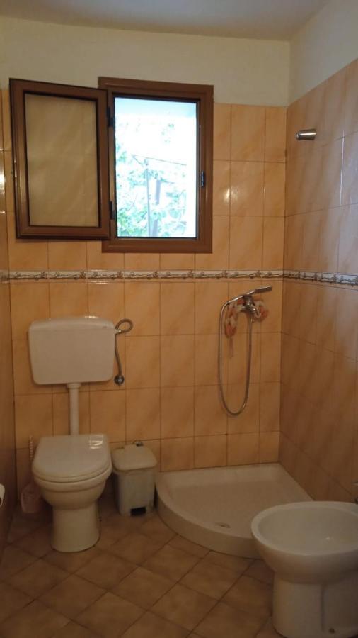 Vila Demo Vlorë Esterno foto